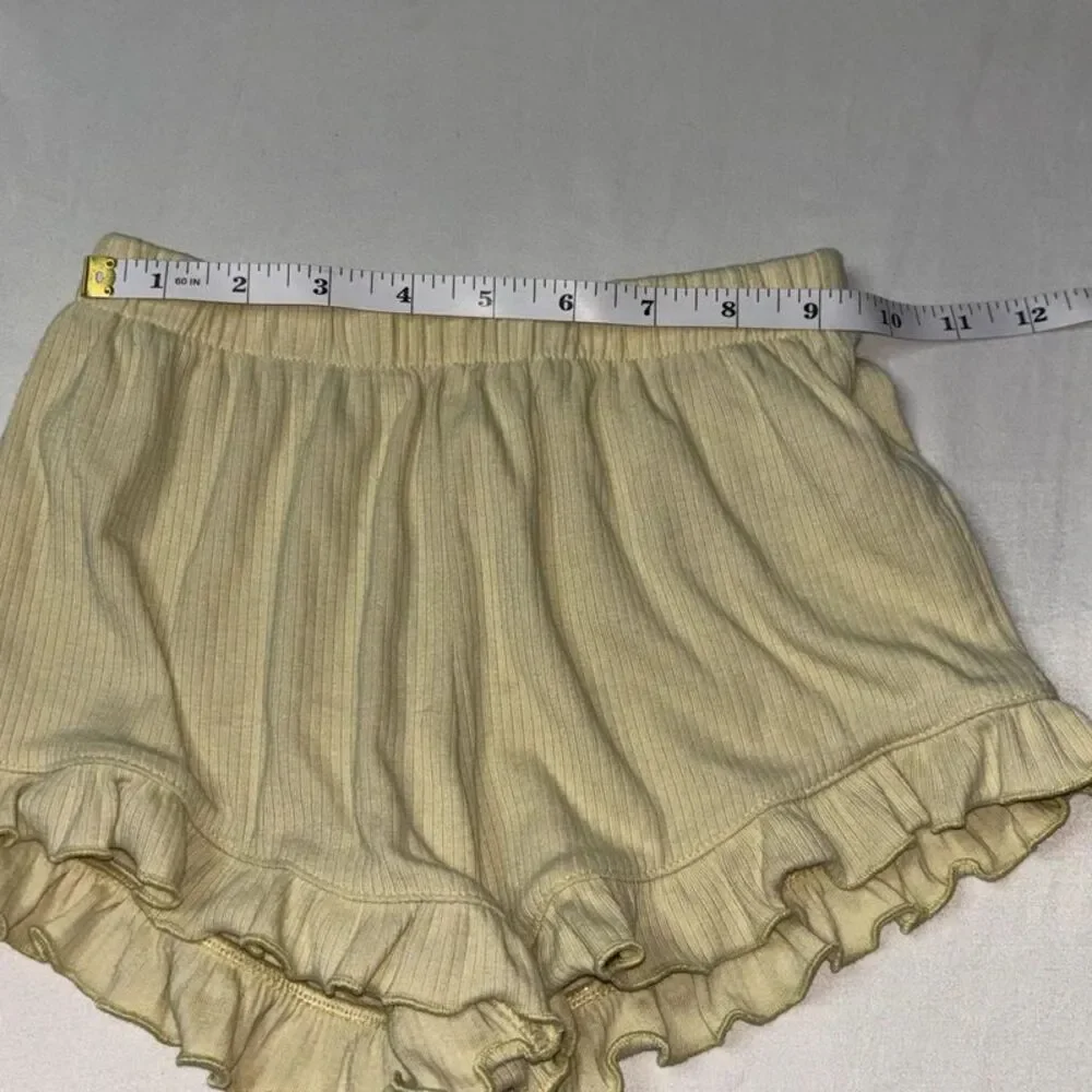 Old Navy Girls Pale Yellow Ribbed Ruffle Shorts Size 4T